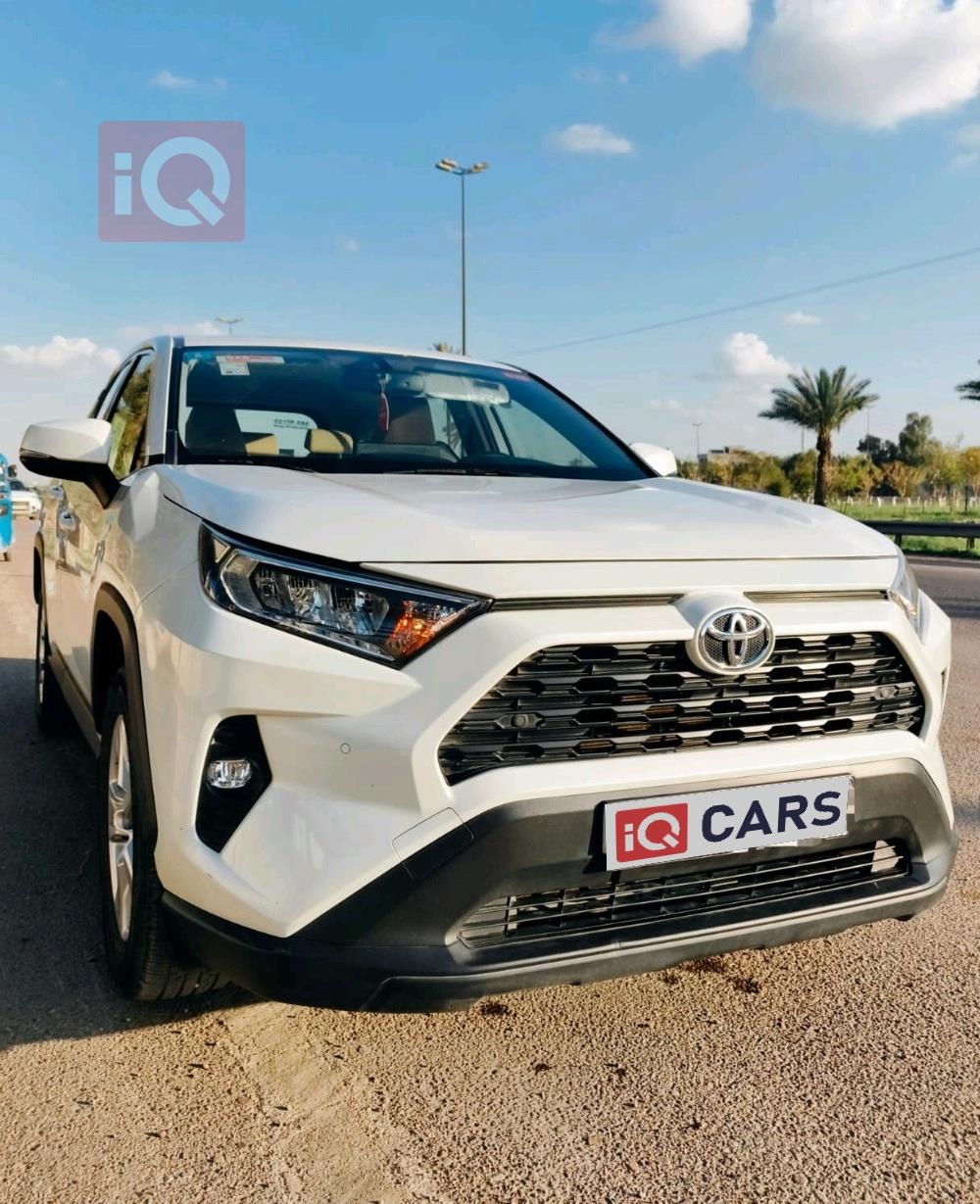 تۆیۆتا ڕاڤ 4